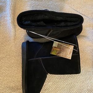 Bear paw Emma short black bnwt size 9